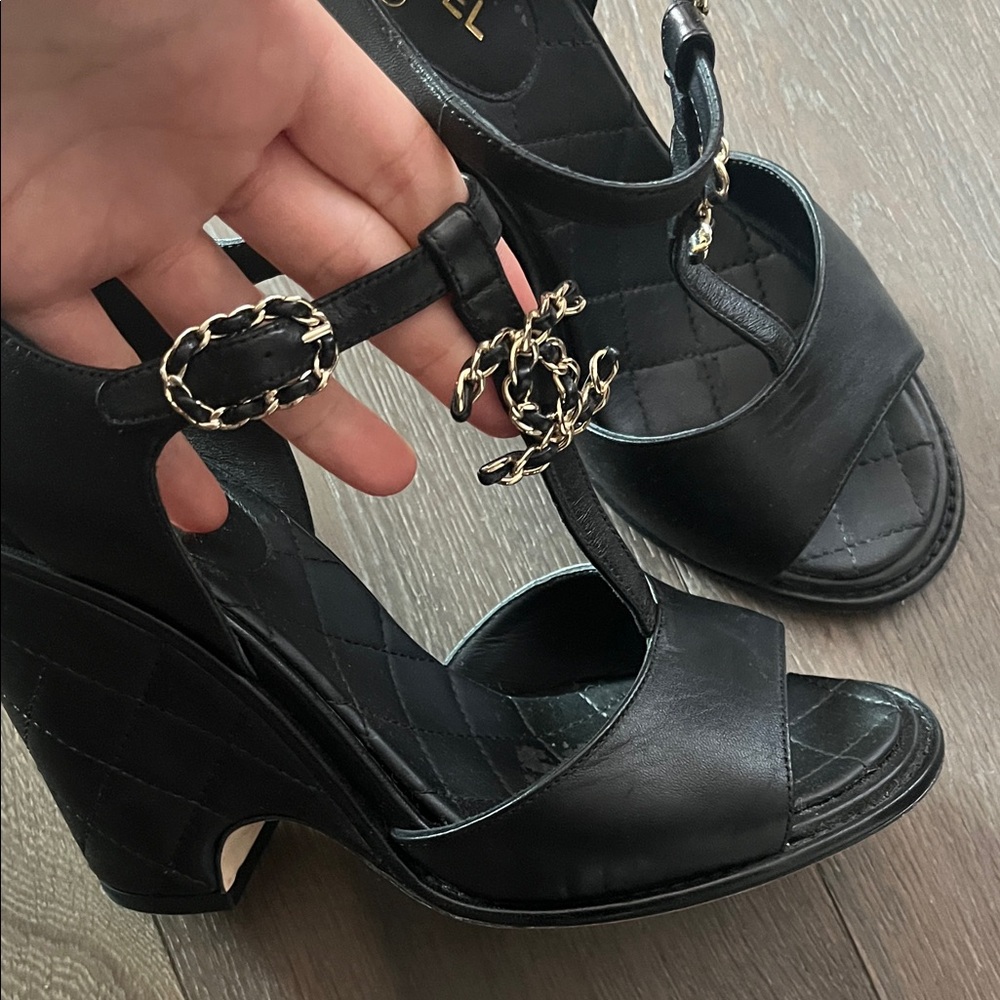 CHANEL Black Leather Platform Slingback Sandals with Gold CC Chain - Picture 6 of 7